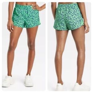 All in Motion Mid-Rise Run Shorts Green Leopard Zip Pocket Lined Reflective S